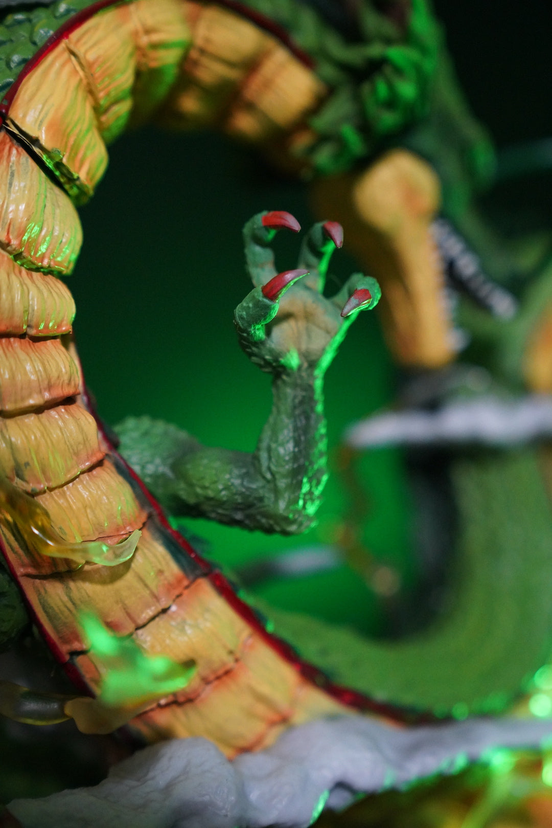 '+3 Anime Dragon Ball Z Shenron Eternal Dragon Statue - Featuring Kid Goku on Flying Nimbus - Premium LED Light-Up Base Anime Figure - 23cm High-End Collectible Sculpture with Luxury Display Box