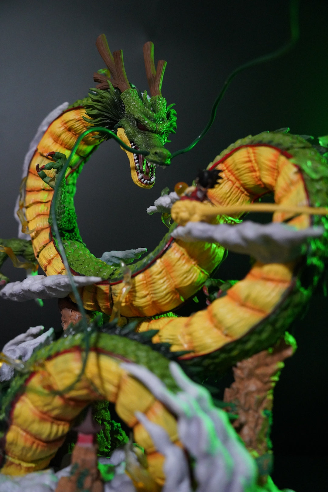 '+3 Anime Dragon Ball Z Shenron Eternal Dragon Statue - Featuring Kid Goku on Flying Nimbus - Premium LED Light-Up Base Anime Figure - 23cm High-End Collectible Sculpture with Luxury Display Box