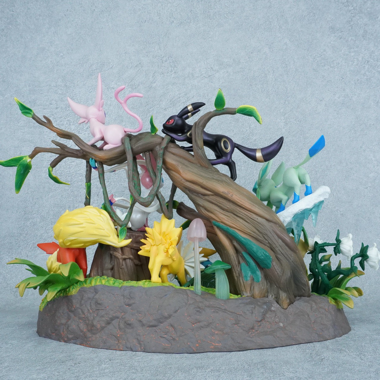 +1 Anime Eevee family limited edition figurines